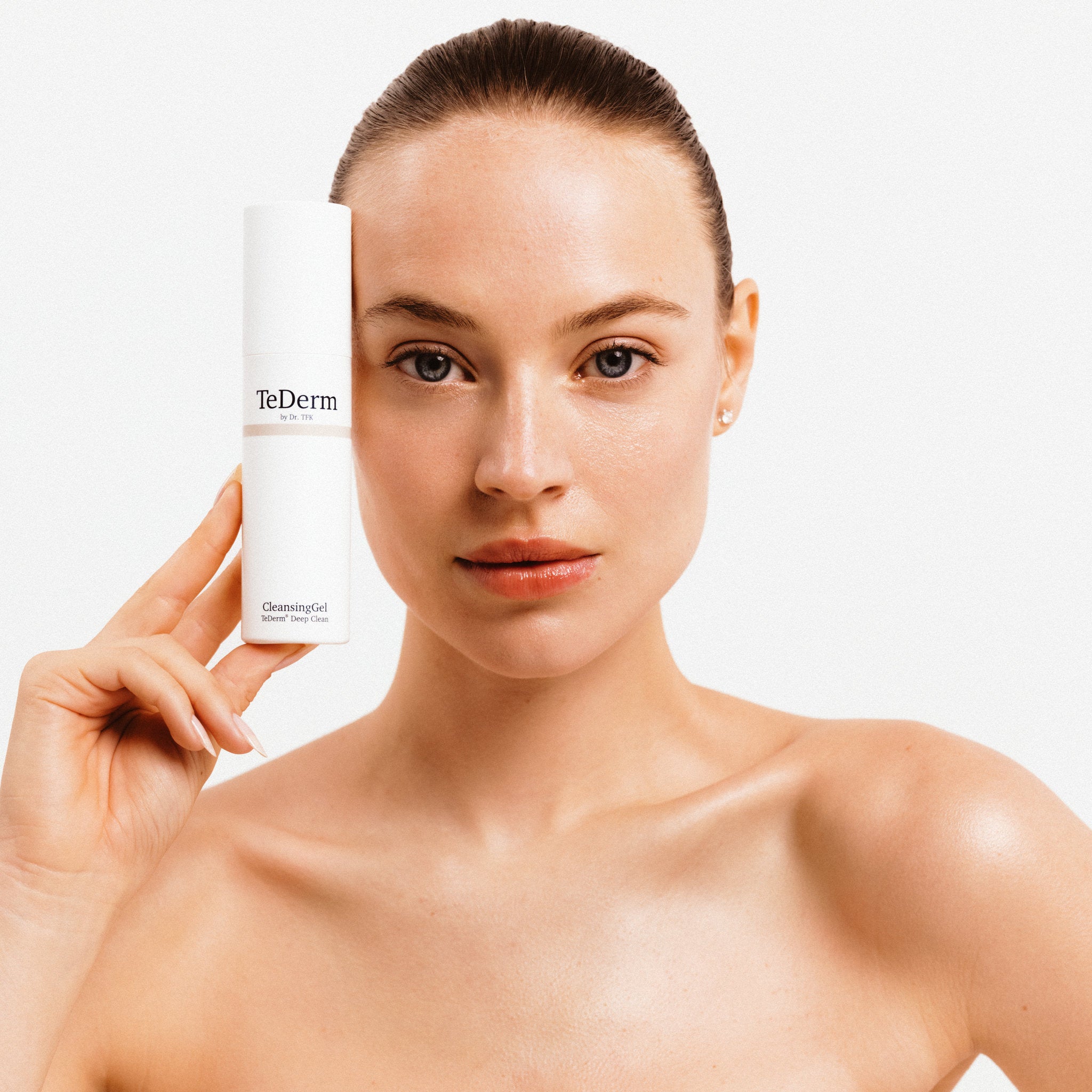TeDerm CleansingGel pump bottle – gentle facial cleanser
